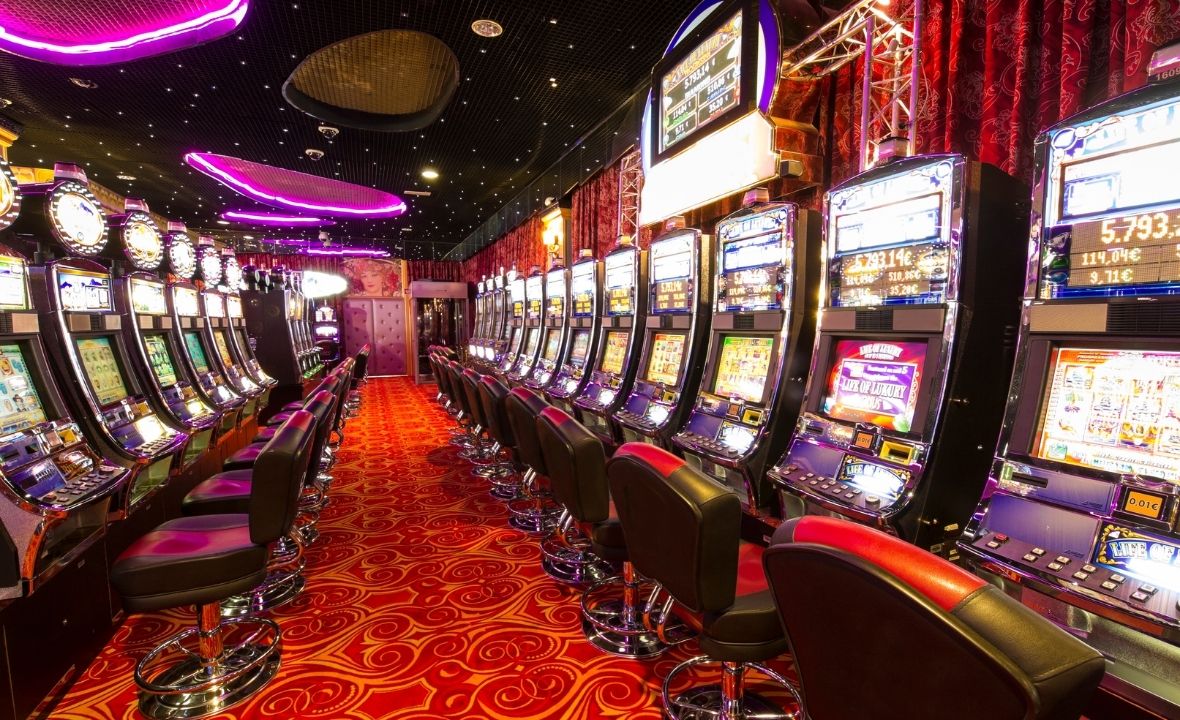Psychological aspects of slot machines, including the use of sound, visuals
